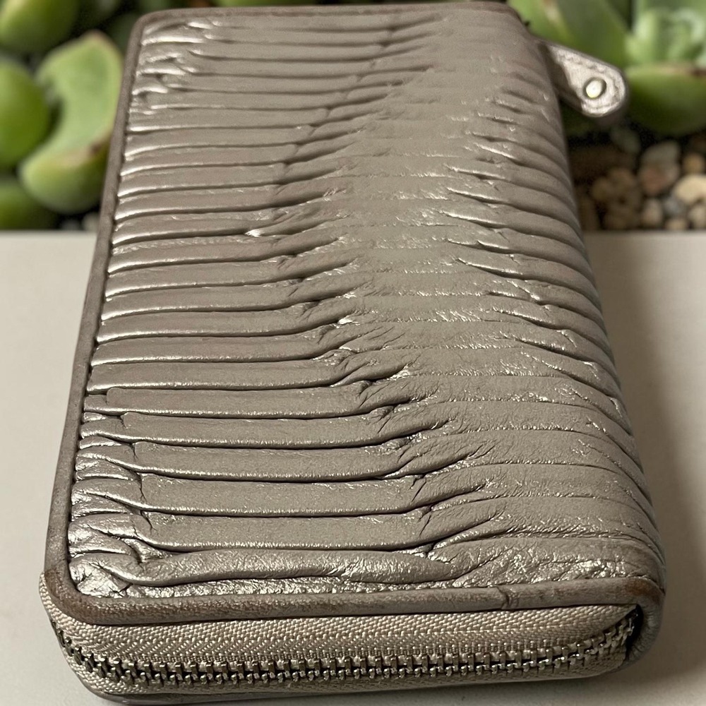 Coach Madison Zip Around Wallet Womens Large Metallic Champagne Pleated Leather - Picture 8 of 13
